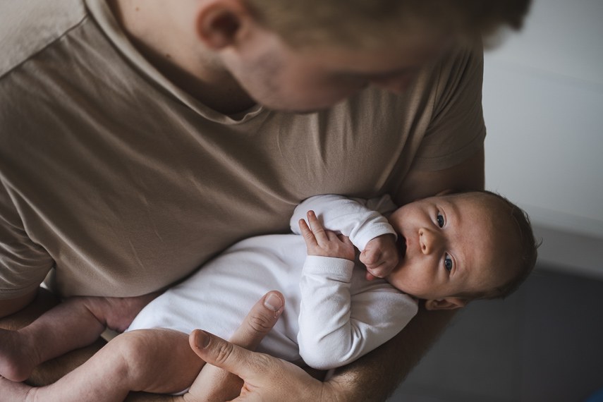 Pais podem ganhar até 20 dias de licença: Congresso avança em nova regra trabalhista