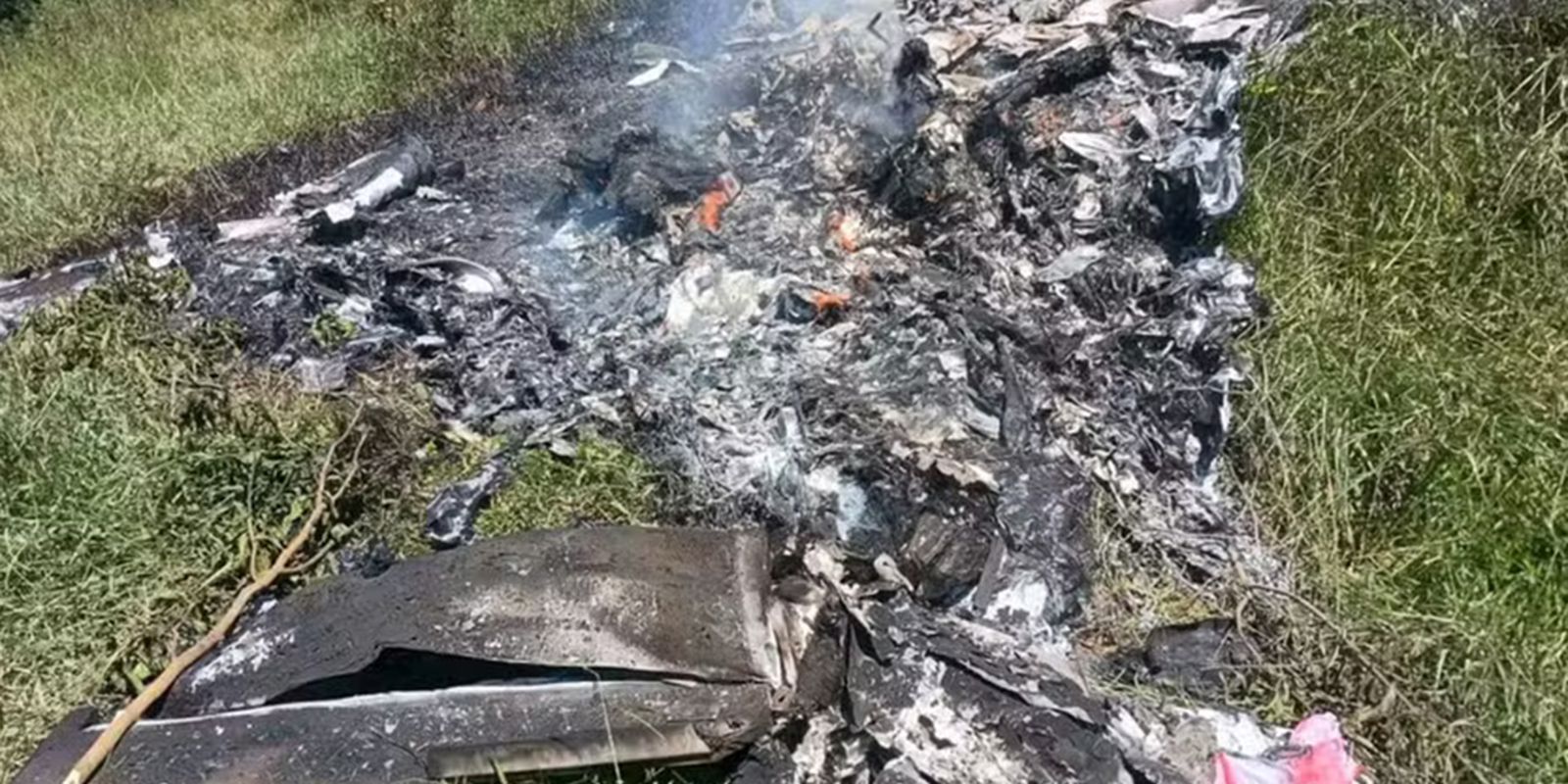 Dois homens morrem em queda de avião em Rio Claro, no sul fluminense