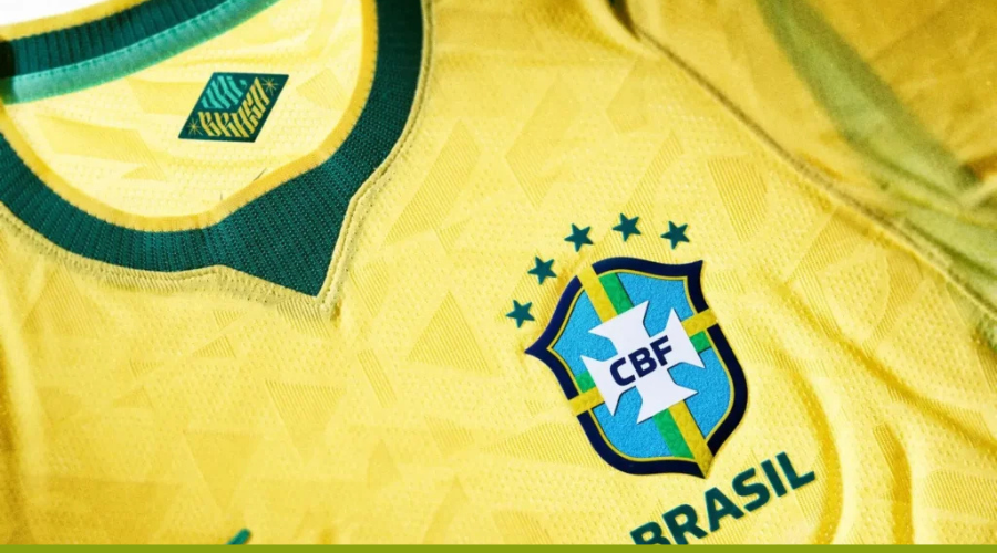 Uniforme da Seleção vira alvo de críticas após campanha com erro de IA e slogan rejeitado nas redes