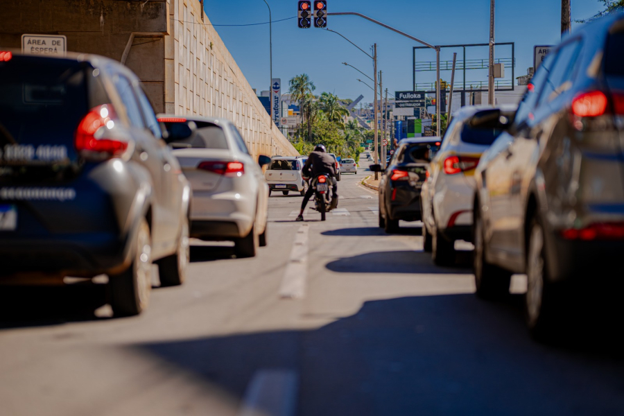Prazo final se aproxima: motoristas têm até 10 de abril para pagar multas com desconto em Anápolis