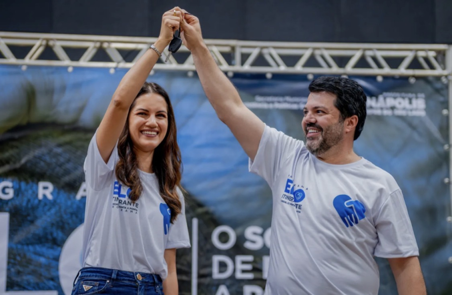 Esposa de Márcio Corrêa deixa secretaria em Anápolis para possível candidatura