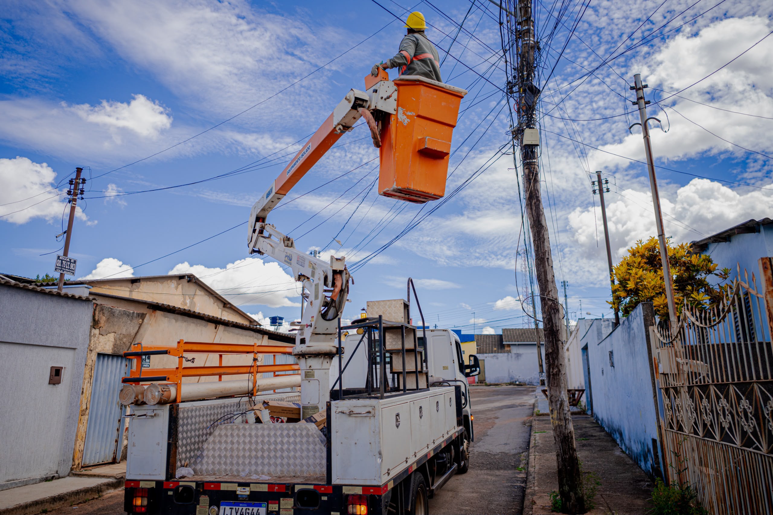 Prefeitura divulga cronograma de serviços urbanos que serão realizados nesta sexta-feira em diversos bairros de Anápolis