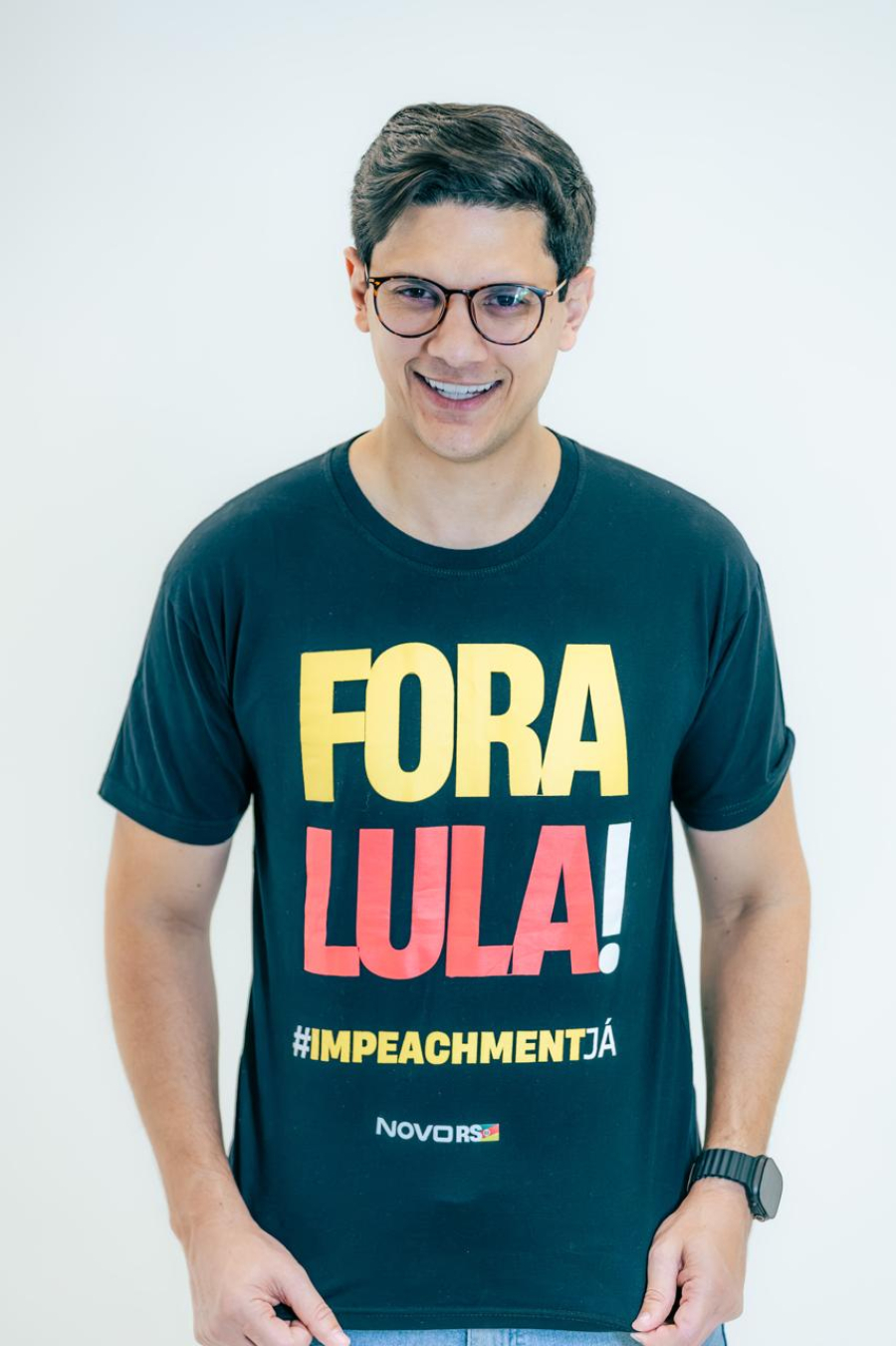 “NÃO QUERO DISCURSO. QUERO RESULTADO”: PAULO VITOR MIRA ASSEMBLEIA E PROMETE ENFRENTAR PRIVILÉGIOS